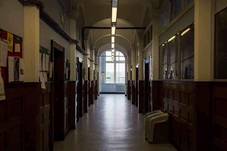 英国大学面临招生禁令和打击欺诈行为，正酝酿更严格的学生签证控制措施 featured image